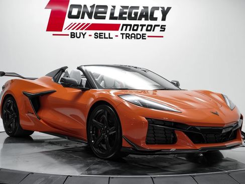 Used 2023 Chevrolet Corvette Z06 w/ Z07 Performance Package RWD image 5