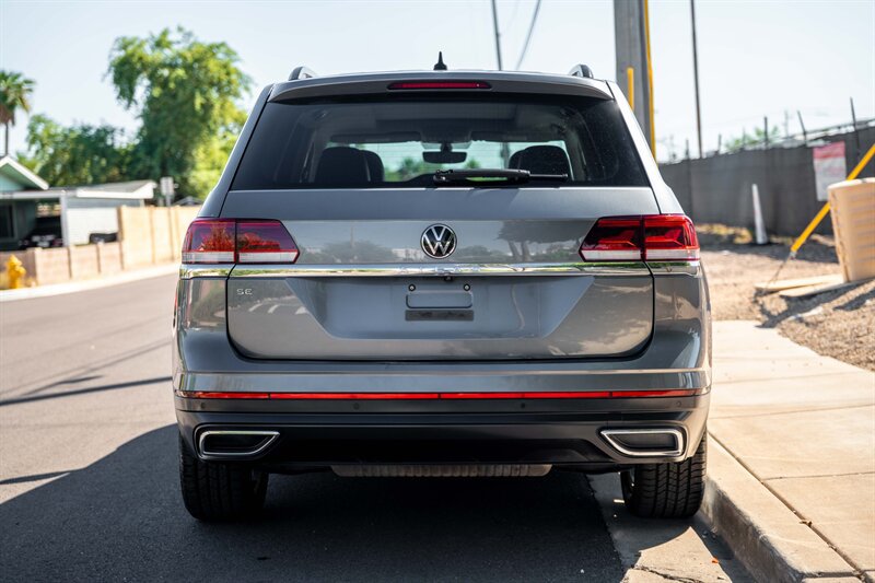 Used 2021 Volkswagen Atlas SE w/ Panoramic Sunroof Package FWD image 4