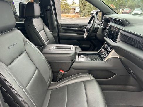 Used 2024 GMC Yukon Denali w/ Denali Reserve Package AWD/4WD image 39