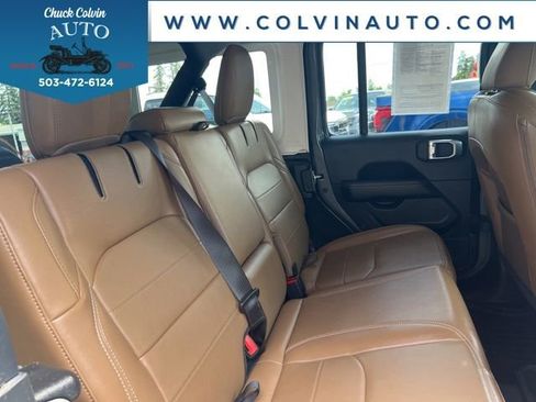 Used 2023 Jeep Wrangler Unlimited Sahara w/ Cold Weather Group AWD/4WD image 27