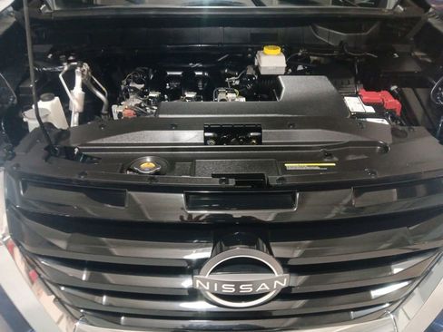 Used 2024 Nissan Pathfinder SV image 21