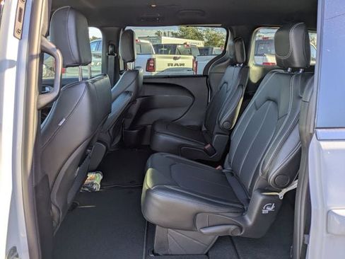 New 2026 Chrysler Voyager LX FWD image 15