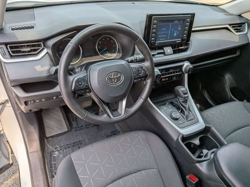 Used 2021 Toyota RAV4 XLE w/ Convenience Package AWD/4WD image 17