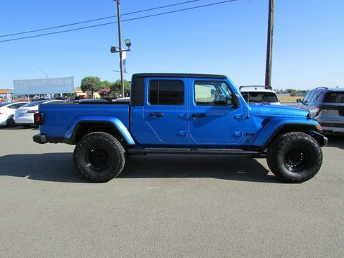 Used 2023 Jeep Gladiator Sport AWD/4WD image 5