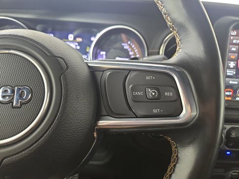 Used 2022 Jeep Wrangler Unlimited Sahara image 16