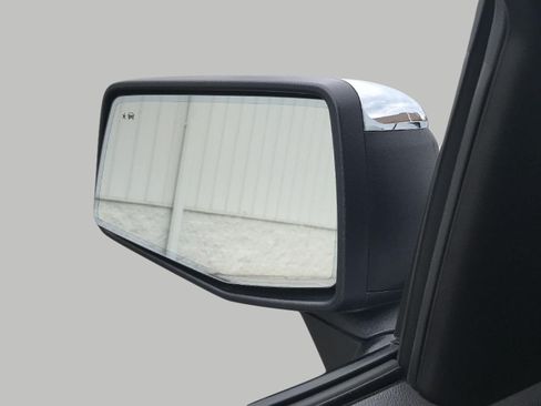 Used 2023 Chevrolet Silverado 1500 LTZ AWD/4WD image 18