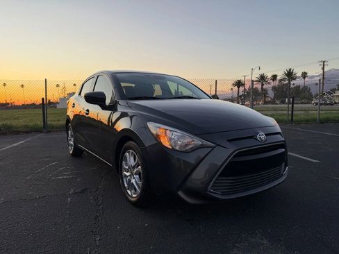 Used 2017 Toyota Yaris iA image 9