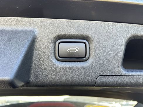 Used 2021 Hyundai Santa Fe SEL Premium image 18