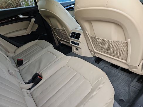 Used 2018 Audi Q5 2.0T Premium Plus w/ Premium Plus Package image 11