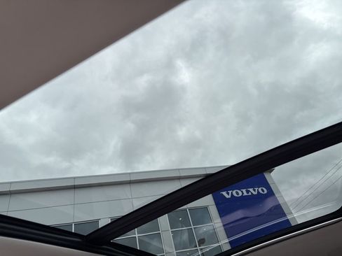 New 2026 Volvo XC60 T8 Ultra w/ Protection Package Premier AWD/4WD image 32