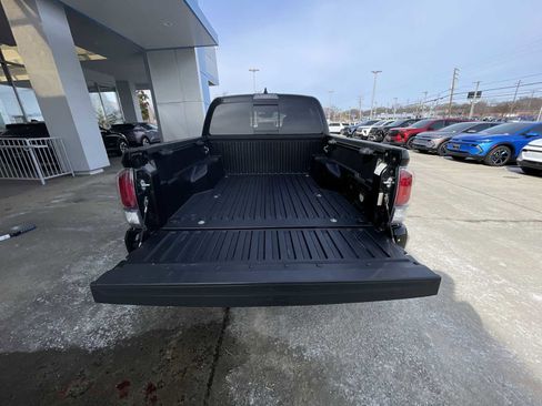 Used 2021 Toyota Tacoma TRD Sport w/ Technology Package image 24