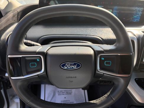 Certified 2025 Ford Expedition Active AWD/4WD image 16