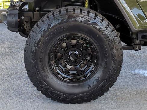 Certified 2021 Jeep Gladiator Sport image 11