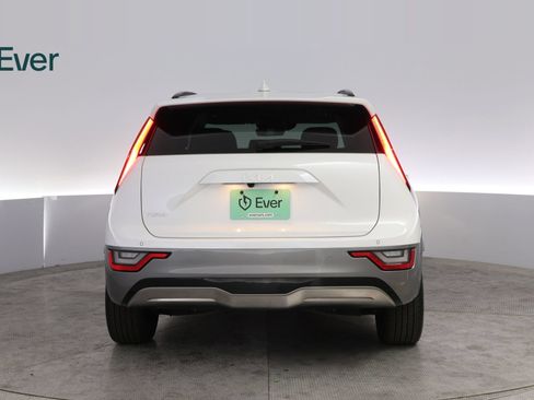 Used 2024 Kia Niro Wave w/ Wave Preserve Package FWD image 15