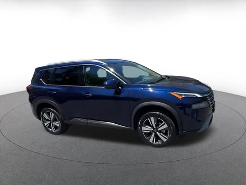 Used 2026 Nissan Rogue SL AWD/4WD image 2