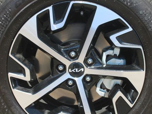 Certified 2024 Kia Sportage EX FWD image 17