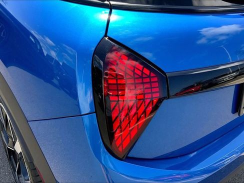 Certified 2025 MINI Cooper S FWD image 28