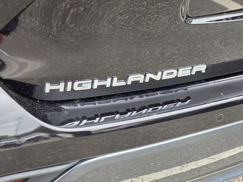 Used 2021 Toyota Highlander Limited image 15