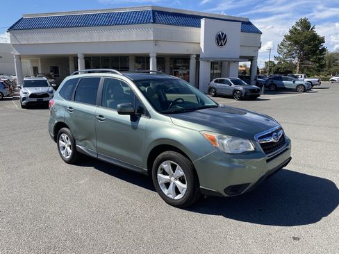 Used 2014 Subaru Forester 2.5i Premium w/ All-Weather Package AWD/4WD image 2