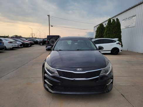 Used 2016 Kia Optima LX FWD image 2