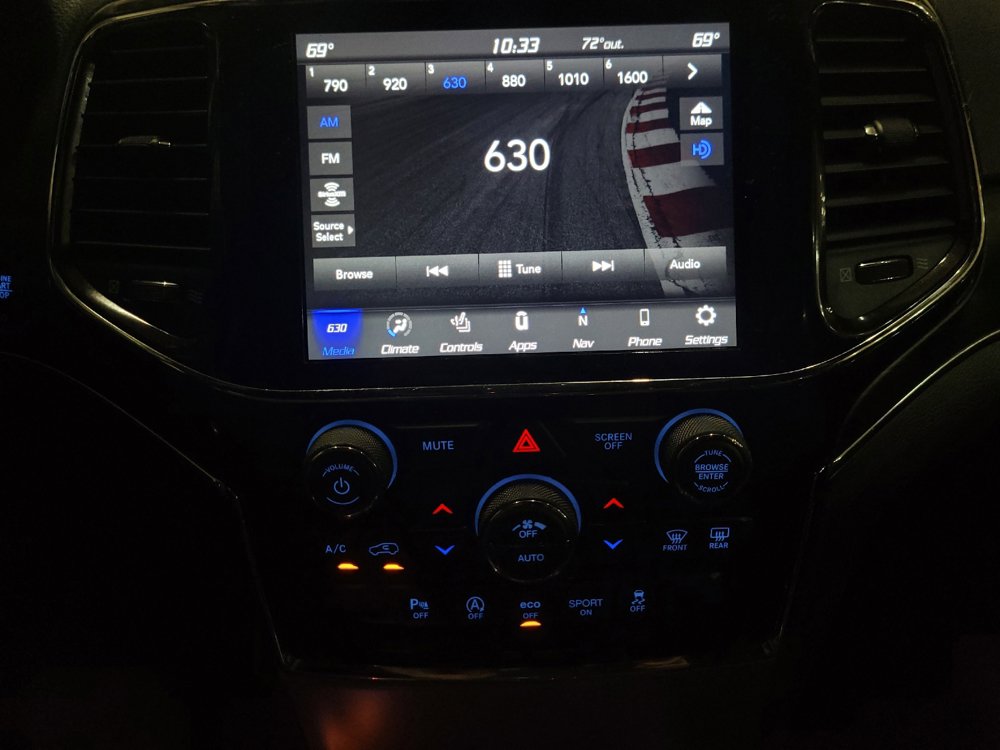 Used 2021 Jeep Grand Cherokee Limited AWD/4WD image 25