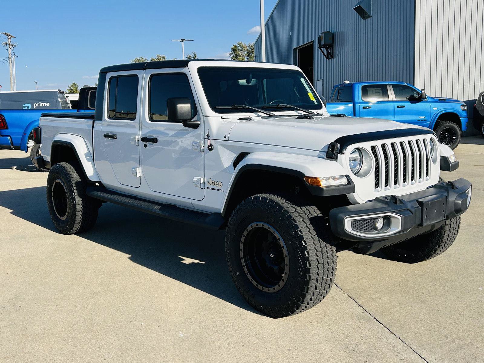 Used 2020 Jeep Gladiator Overland AWD/4WD image 2