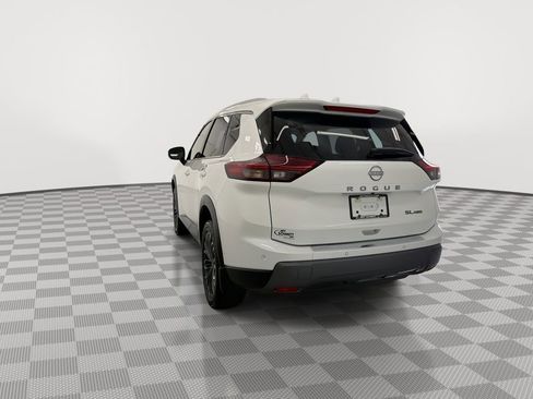 Certified 2025 Nissan Rogue SL w/ Tech Package AWD/4WD image 9
