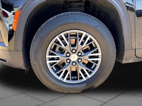 Used 2025 Chevrolet Traverse LT AWD/4WD image 11