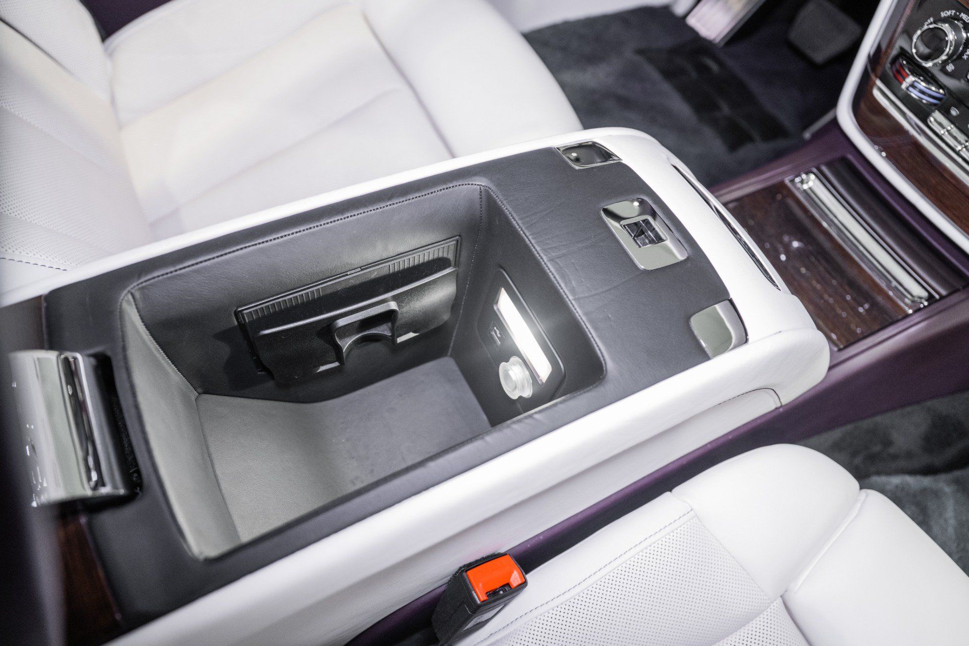 Used 2018 Rolls-Royce Phantom Sedan RWD image 46