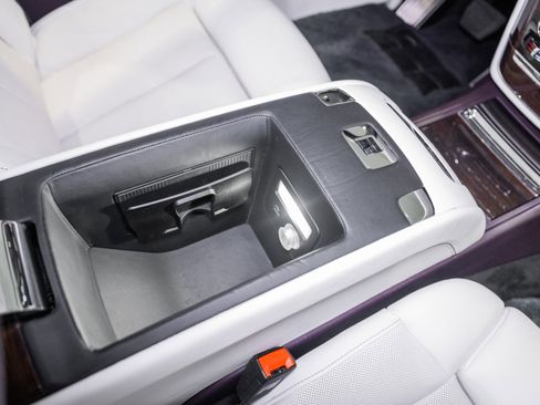 Used 2018 Rolls-Royce Phantom Sedan RWD image 46
