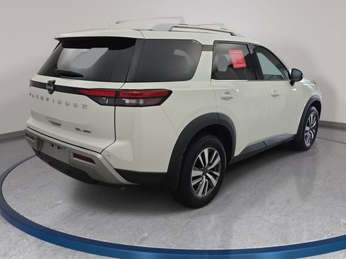 Certified 2023 Nissan Pathfinder SL AWD/4WD image 5