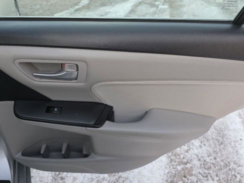 Used 2017 Toyota Camry XLE image 31