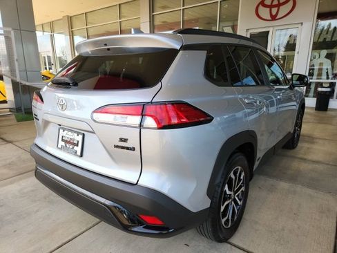 Used 2024 Toyota Corolla Cross SE image 10