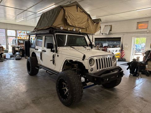 Used 2017 Jeep Wrangler Unlimited Sport w/ Quick Order Package 24S AWD/4WD image 98