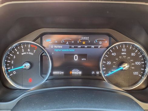 Used 2021 Ford Expedition XLT image 25