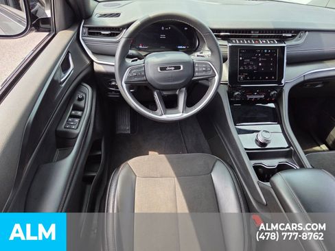 Used 2024 Jeep Grand Cherokee Altitude AWD/4WD image 7