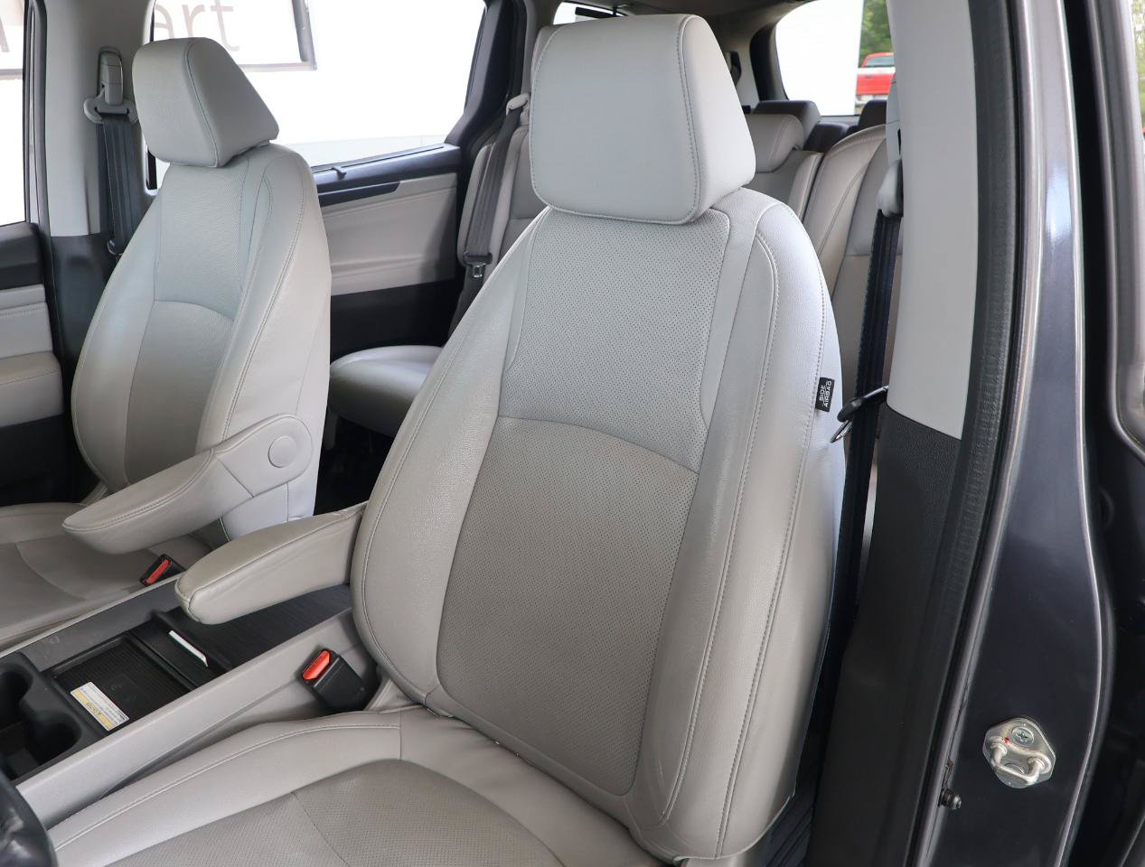 Used 2018 Honda Odyssey Elite image 20