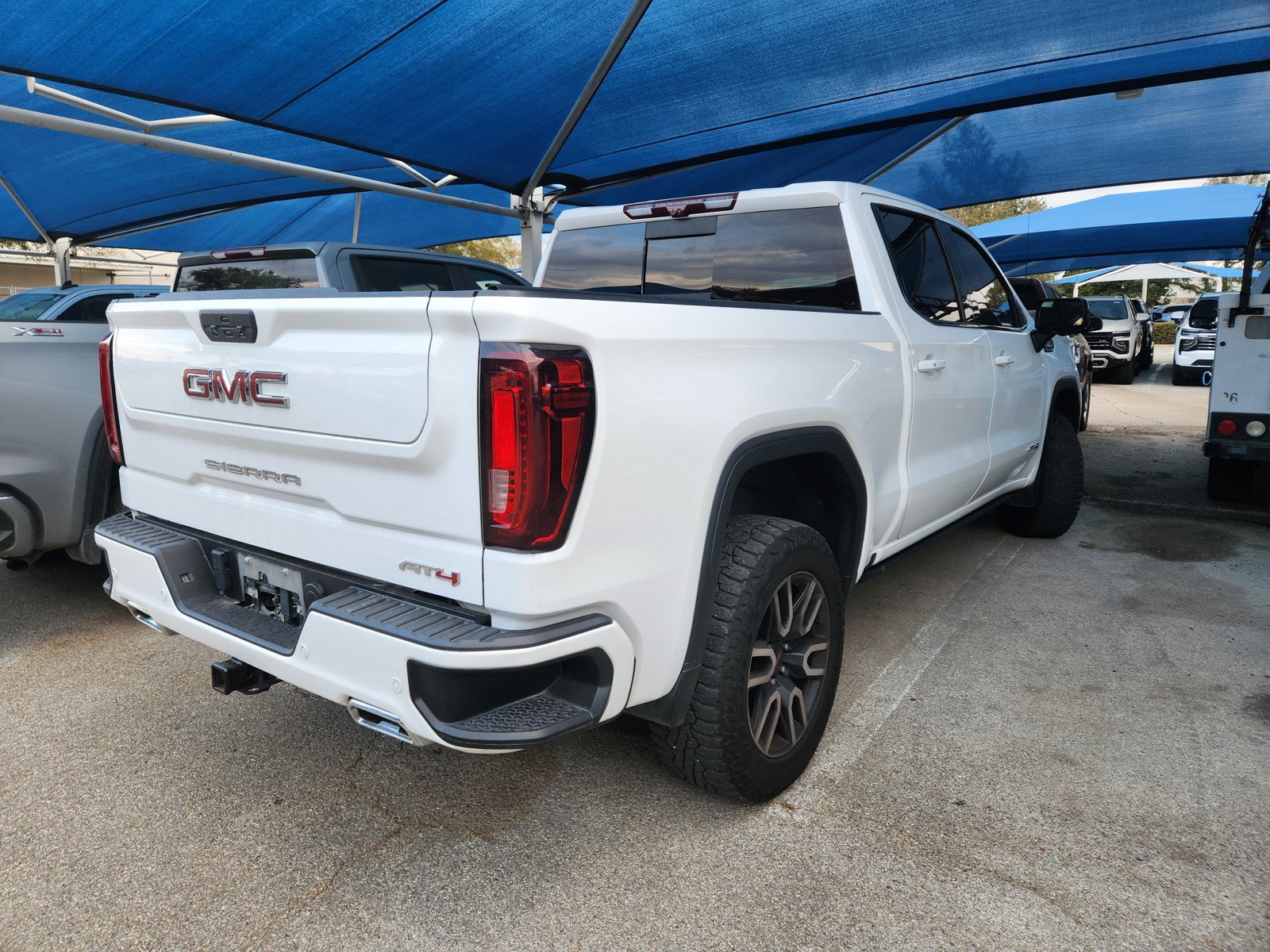 Used 2021 GMC Sierra 1500 AT4 w/ AT4 Value Package AWD/4WD image 4