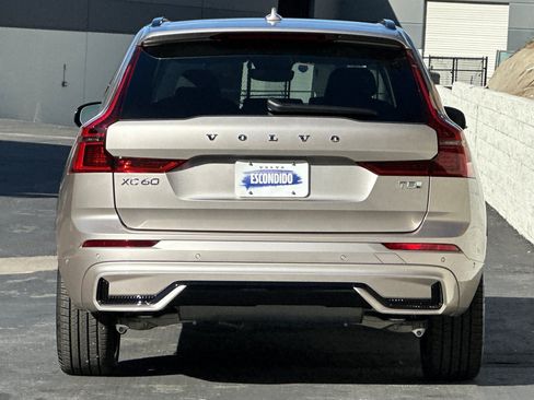 New 2026 Volvo XC60 T8 Ultra w/ Climate Package AWD/4WD image 5