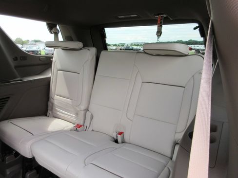 New 2026 GMC Yukon Denali w/ Sun & Power Step Package AWD/4WD image 11