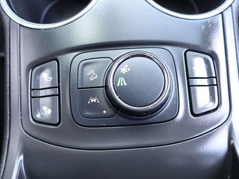 Used 2022 GMC Terrain SLE w/ Driver Convenience Package FWD image 28