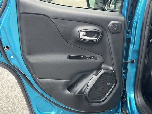 Used 2021 Jeep Renegade Latitude w/ Luxury Group I FWD image 17