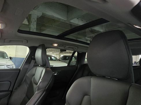 Certified 2024 Volvo V60 B5 Cross Country Plus w/ Protection Package Premier image 23