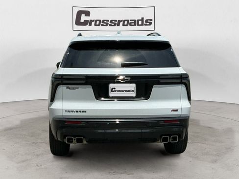 Used 2026 Chevrolet Traverse RS FWD image 4