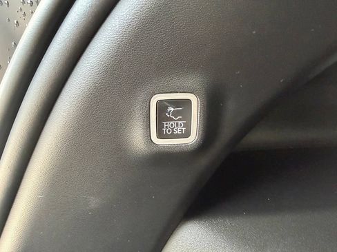 Used 2025 Jeep Wagoneer S Limited AWD/4WD image 37