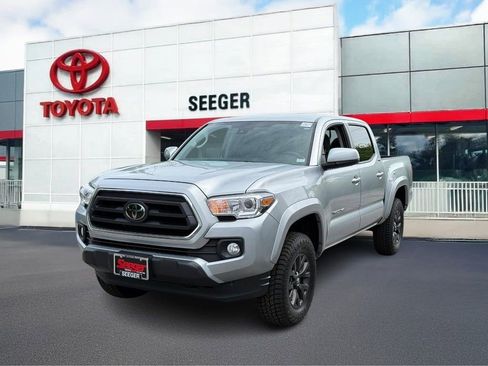 Certified 2022 Toyota Tacoma SR5 AWD/4WD image 13