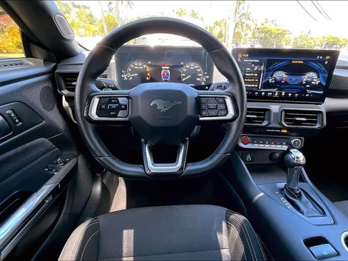 Used 2025 Ford Mustang GT RWD image 5