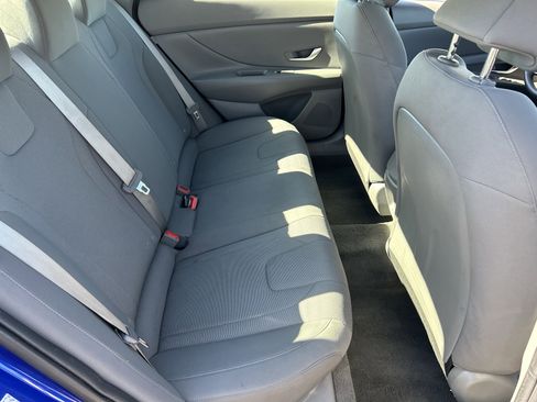 Used 2024 Hyundai Elantra SE image 12