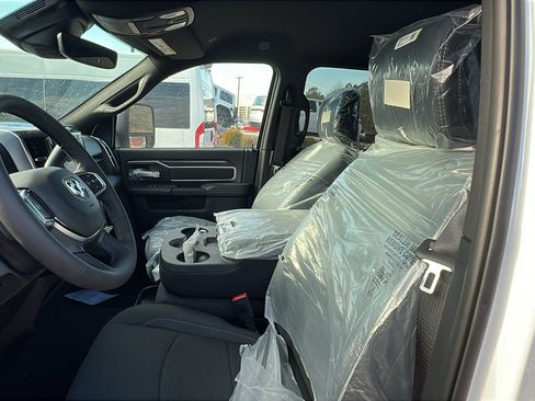 Used 2025 RAM 2500 Big Horn image 17