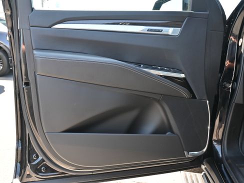 Used 2025 Cadillac Escalade Sport Platinum w/ LPO, Floor Liner Package AWD/4WD image 14